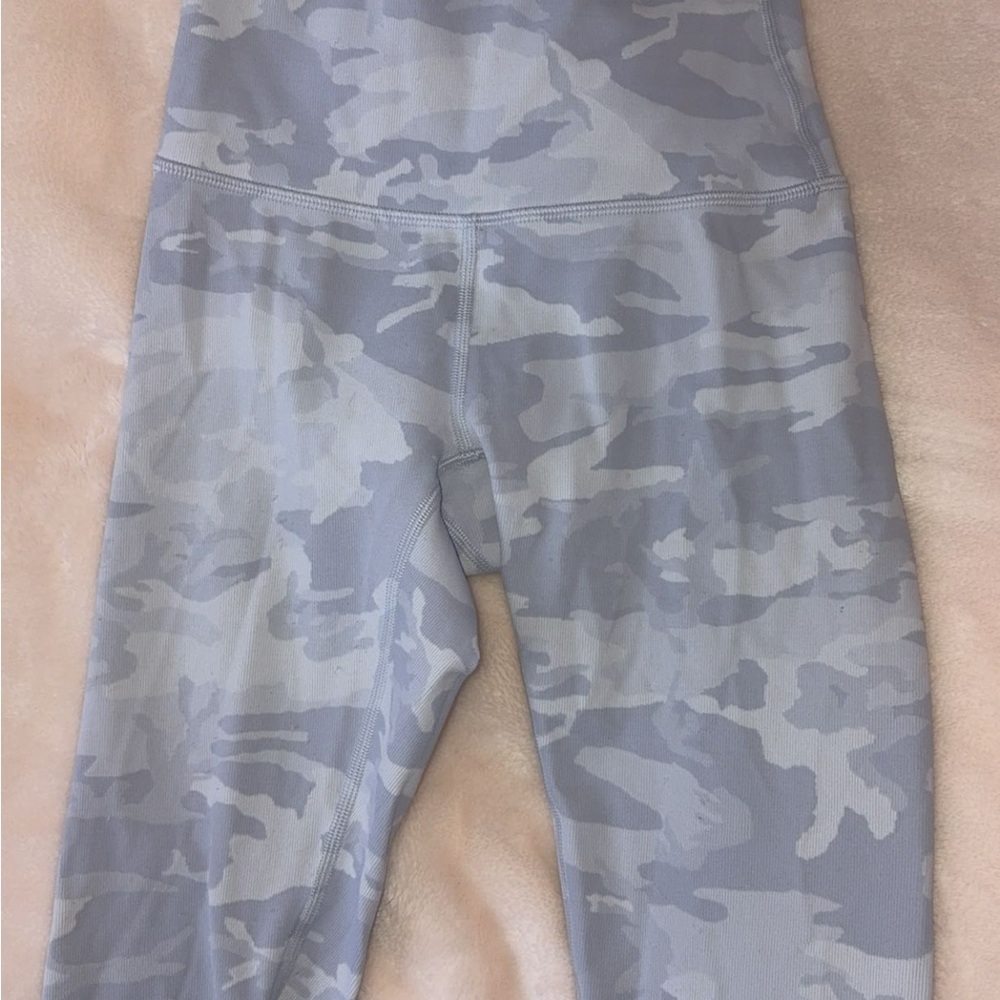 LULULEMON Gray/White Camouflage Leggings